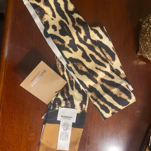 Burberry - Picture 2 of 2